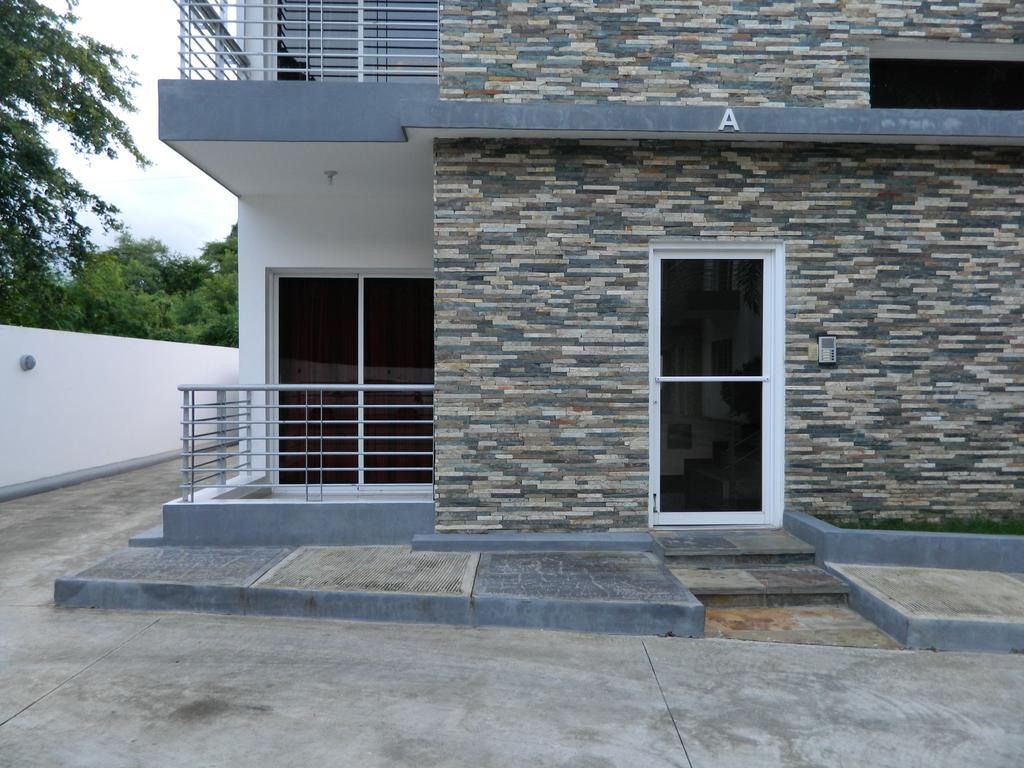 Апартаменты Residencial Vista Del Bosque Сантьяго-де-лос-Кабальерос Экстерьер фото